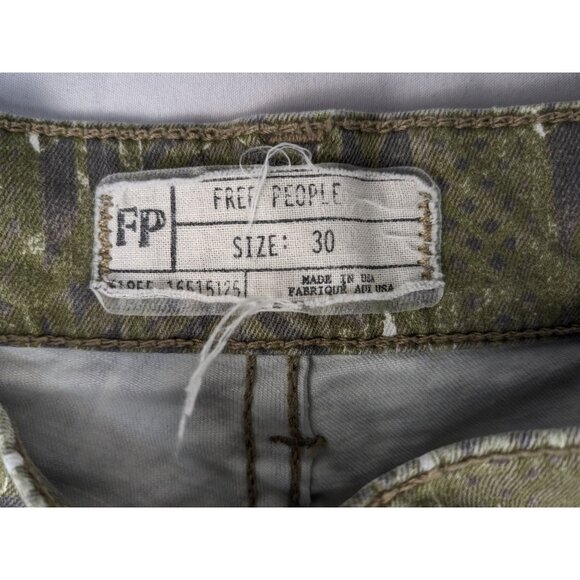 Free People Pants Womens Size 30 Green Aztec Print Ankle Jean - Picture 2 of 9